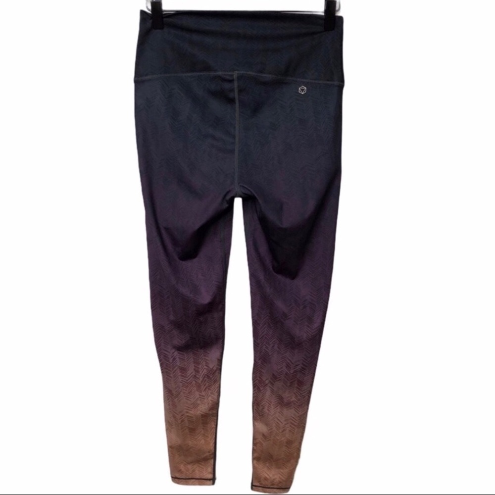 AR-33 Alpha High Waist Ombre Leggings Size Medium Purple Activewear High Waist - Picture 5 of 11